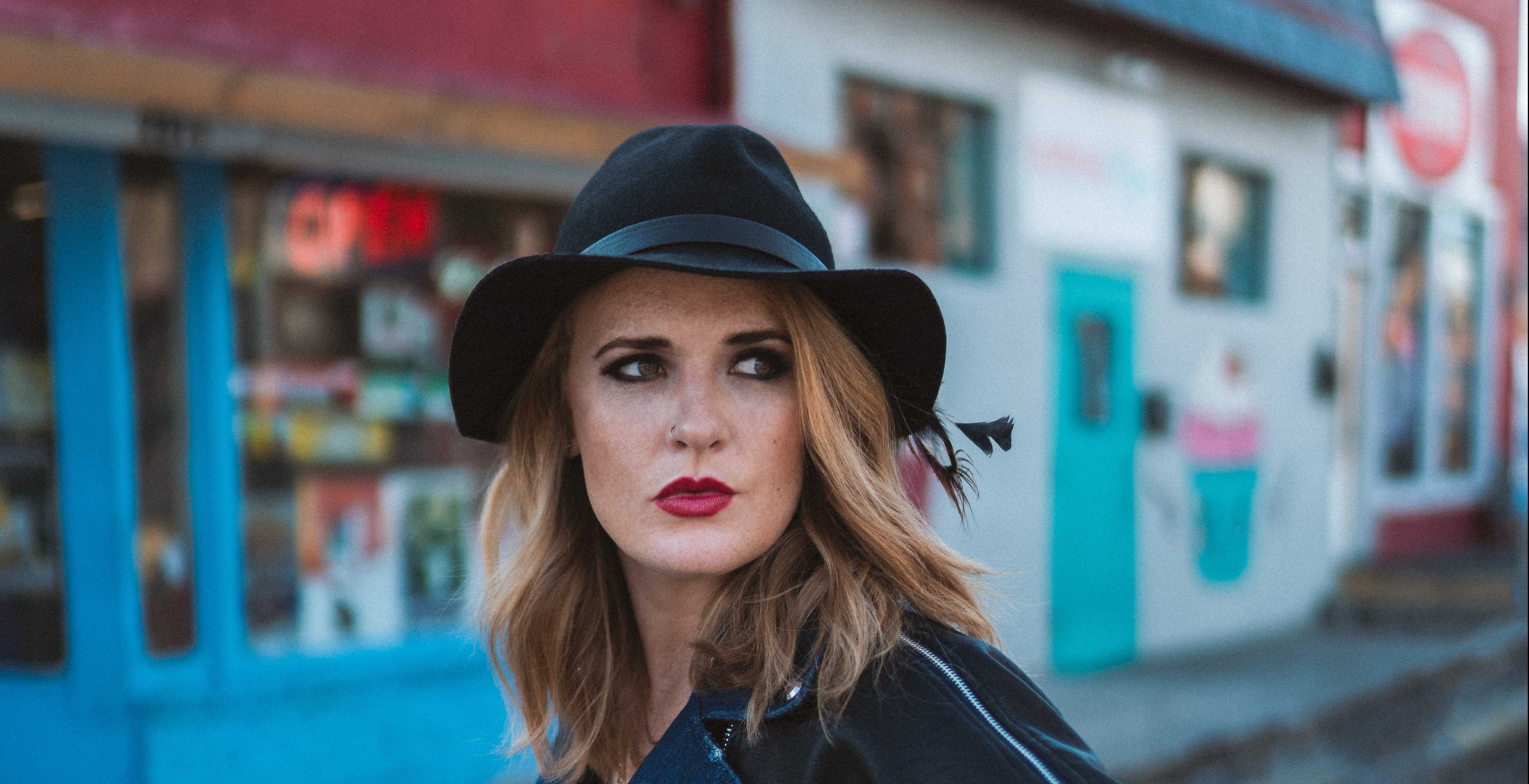 Thekla Isolation Discs Podcast Elles Bailey